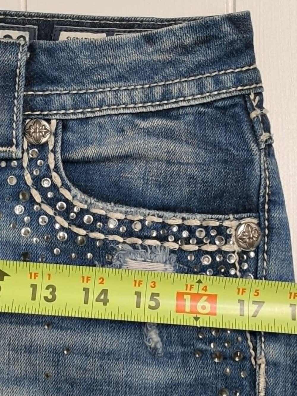 Miss Me Shorts Size 28 Low Rise Distressed Denim Embelished Rhinestone JE8154H - Picture 10 of 15
